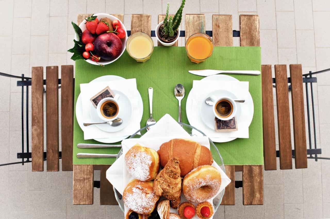 Aria Di Mare - Bed & Brunch In Centro A Hotel Riccione